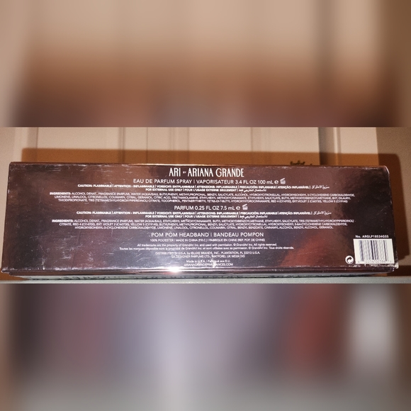 Ari by Ariana Grande EDP Perfume Gift Set with Pom Pom Headband;New & Never Used - Picture 4 of 16